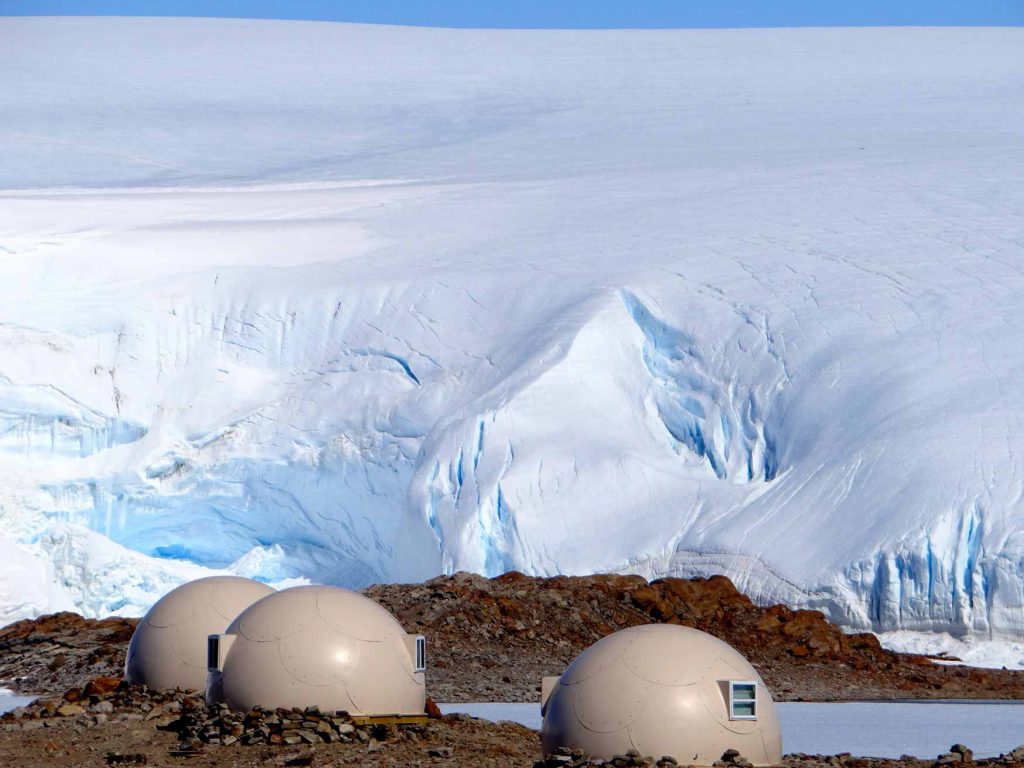 iglus en antartida, glamping