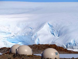 iglus en antartida, glamping