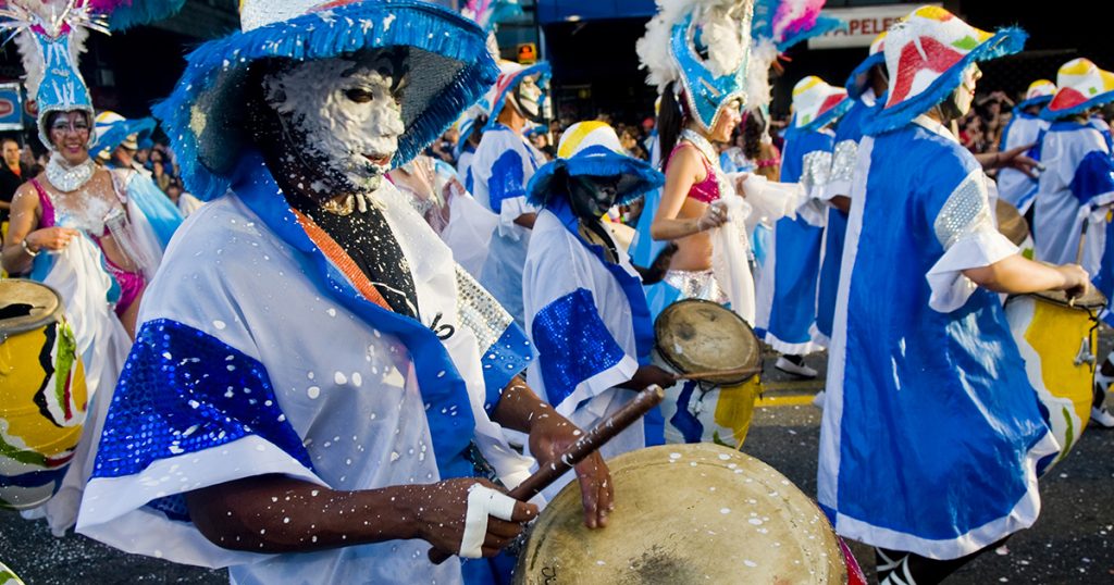 carnval uruguay, desfile de las llamadas, verano uruguay