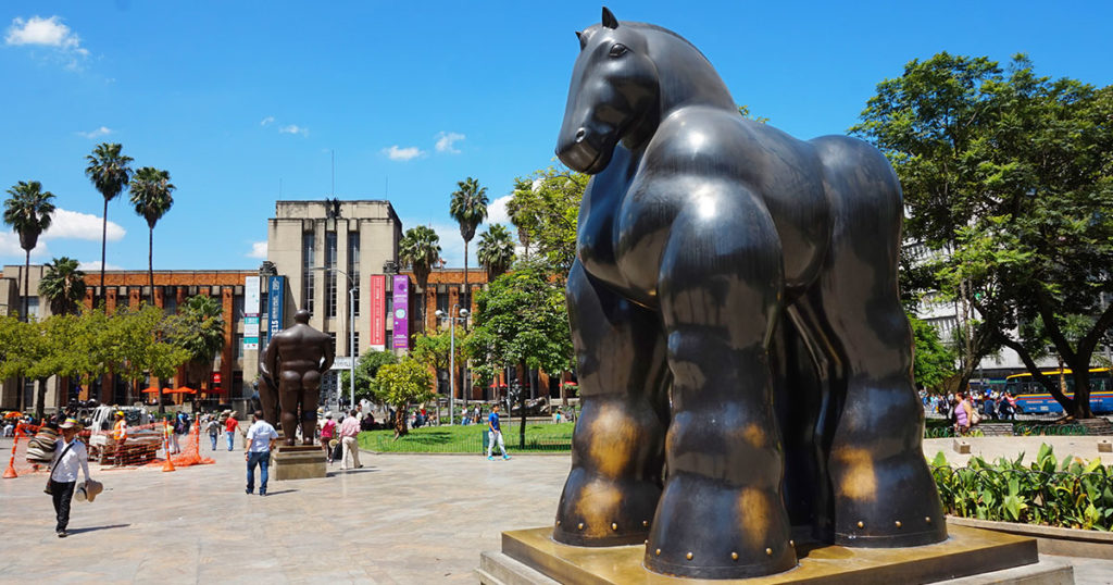 plaza botero, medellin, colombia, destinos air europa