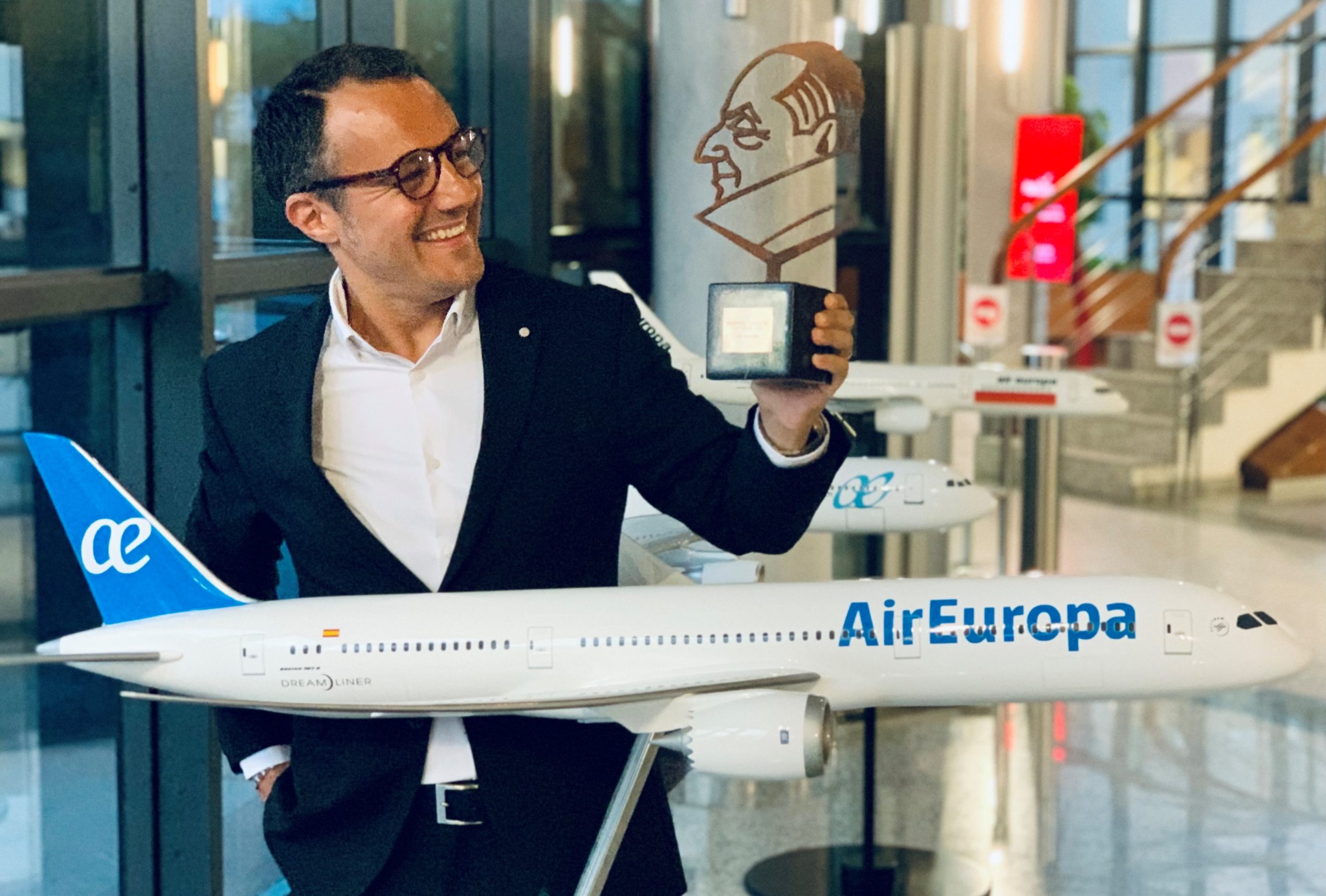 Los Premios Chicote 2020 reconocen la solidaridad de Air Europa