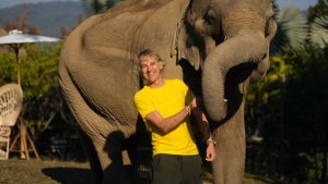 foto persona con elefante