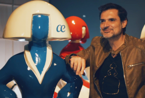 Antonio Azzato y las meninas de Air Europa