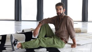 Pablo Erroz sentado